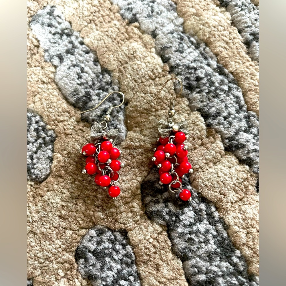Cute red earrings!!